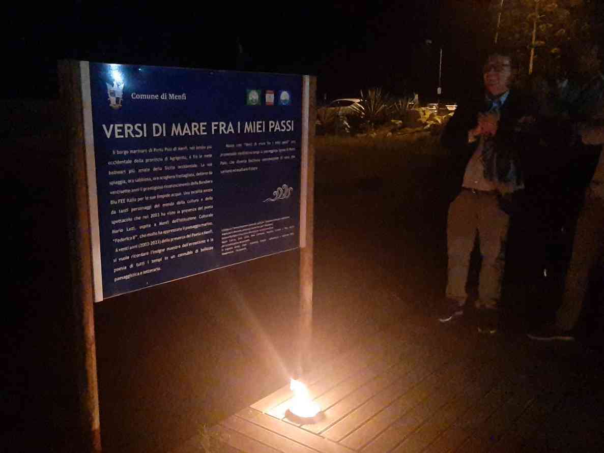 Immagine articolo: Menfi. Inaugurata la promenade meditativa “Versi di mare fra i miei passi”. Encomi per le giovani menfitane Elena Barba e Anita Buttafuoco