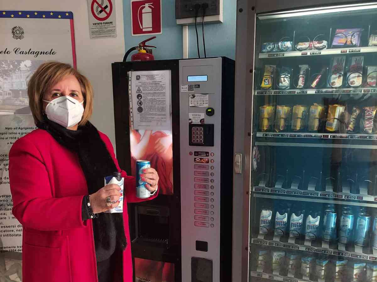Immagine articolo: Marevivo, la battaglia di una Dirigente scolastica per eliminare a scuola l'utilizzo della plastica monouso e far crescere cittadini responsabili