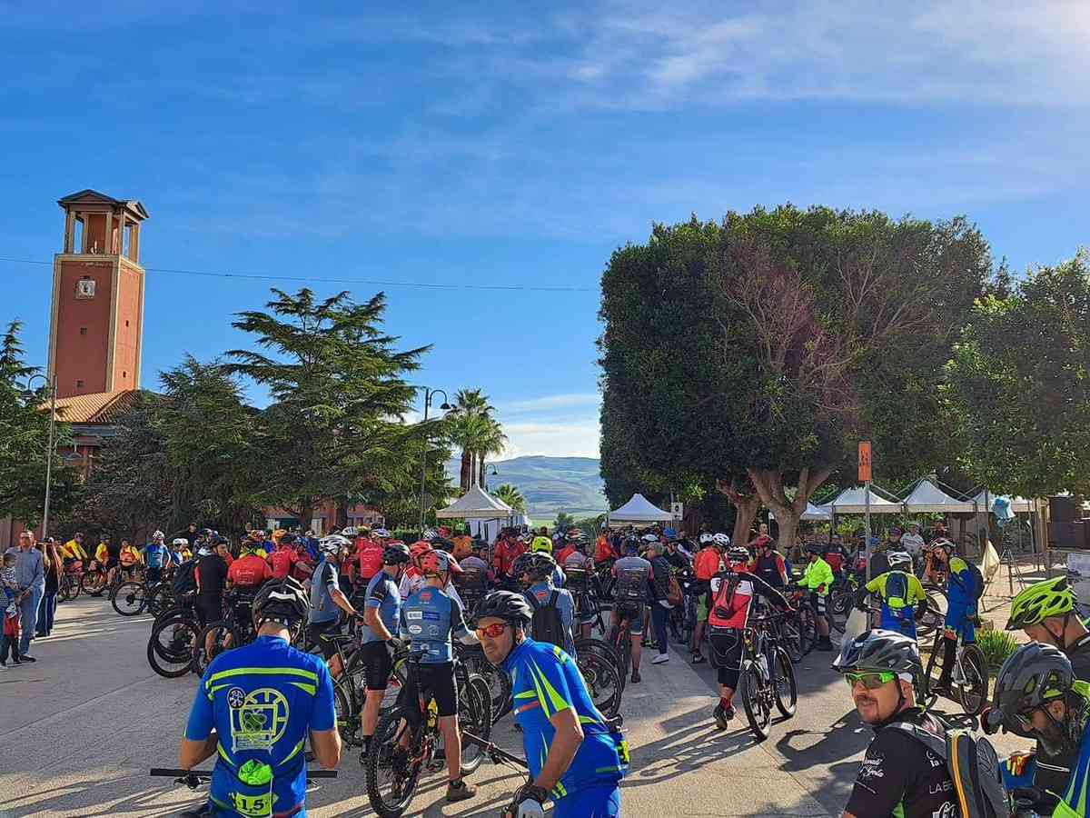 Immagine articolo: Poggioreale, successo di presenze per “4° Raduno Cicloturistico in Mountain Bike di Poggioreale - 1° Memorial Lucy Campisi”