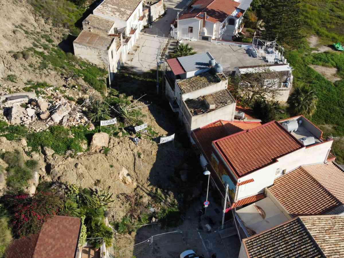 Immagine articolo: Menfi, oggi pomeriggio fiaccolata di solidarietà per proteste in via Selinunte promossa da Associazione “Porto Palo”