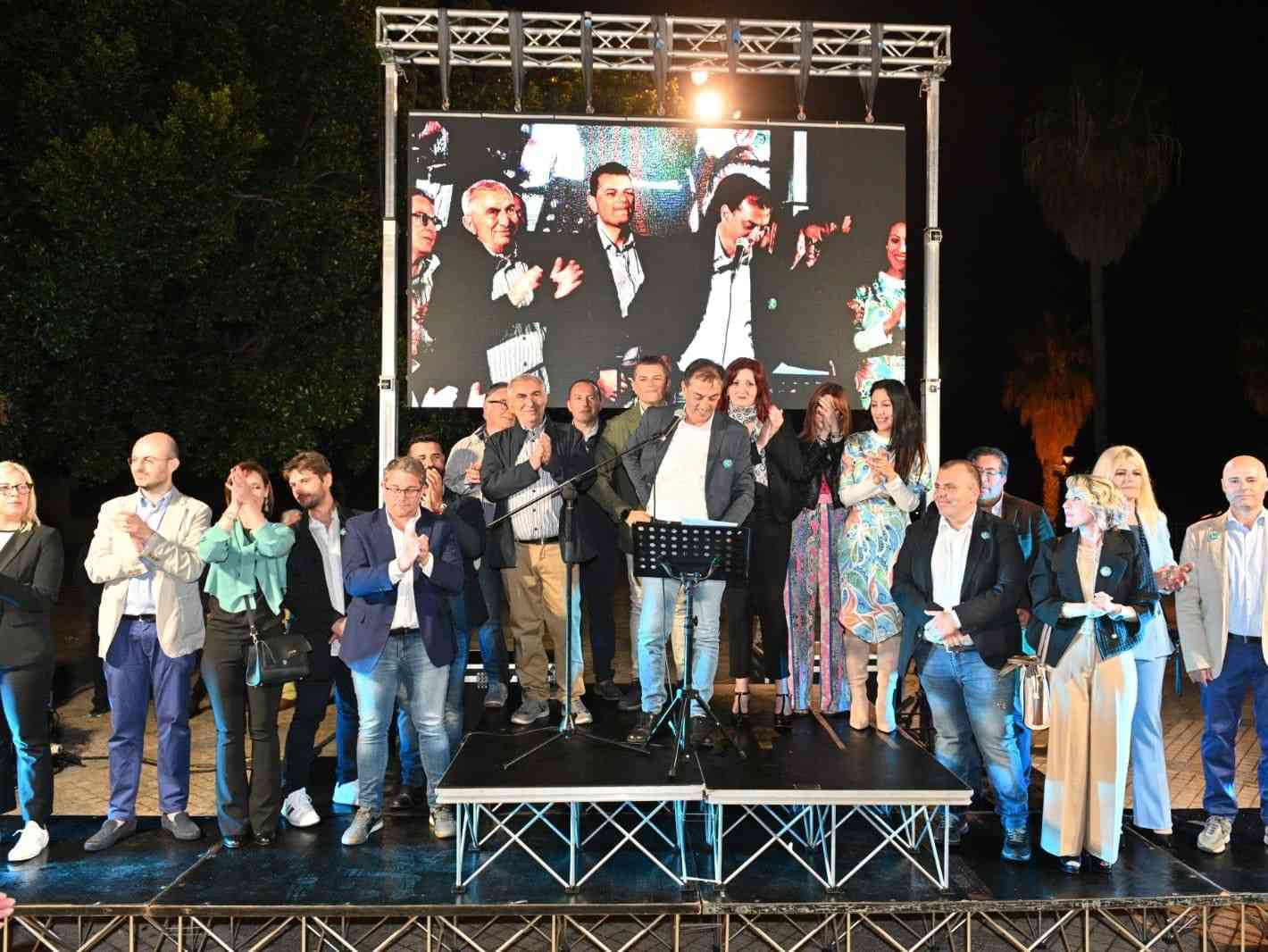 Immagine articolo: “Un parco giochi per i bambini nei primi cento giorni di amministrazione”. Ludovico Viviani apre la campagna elettorale e presenta la sua lista