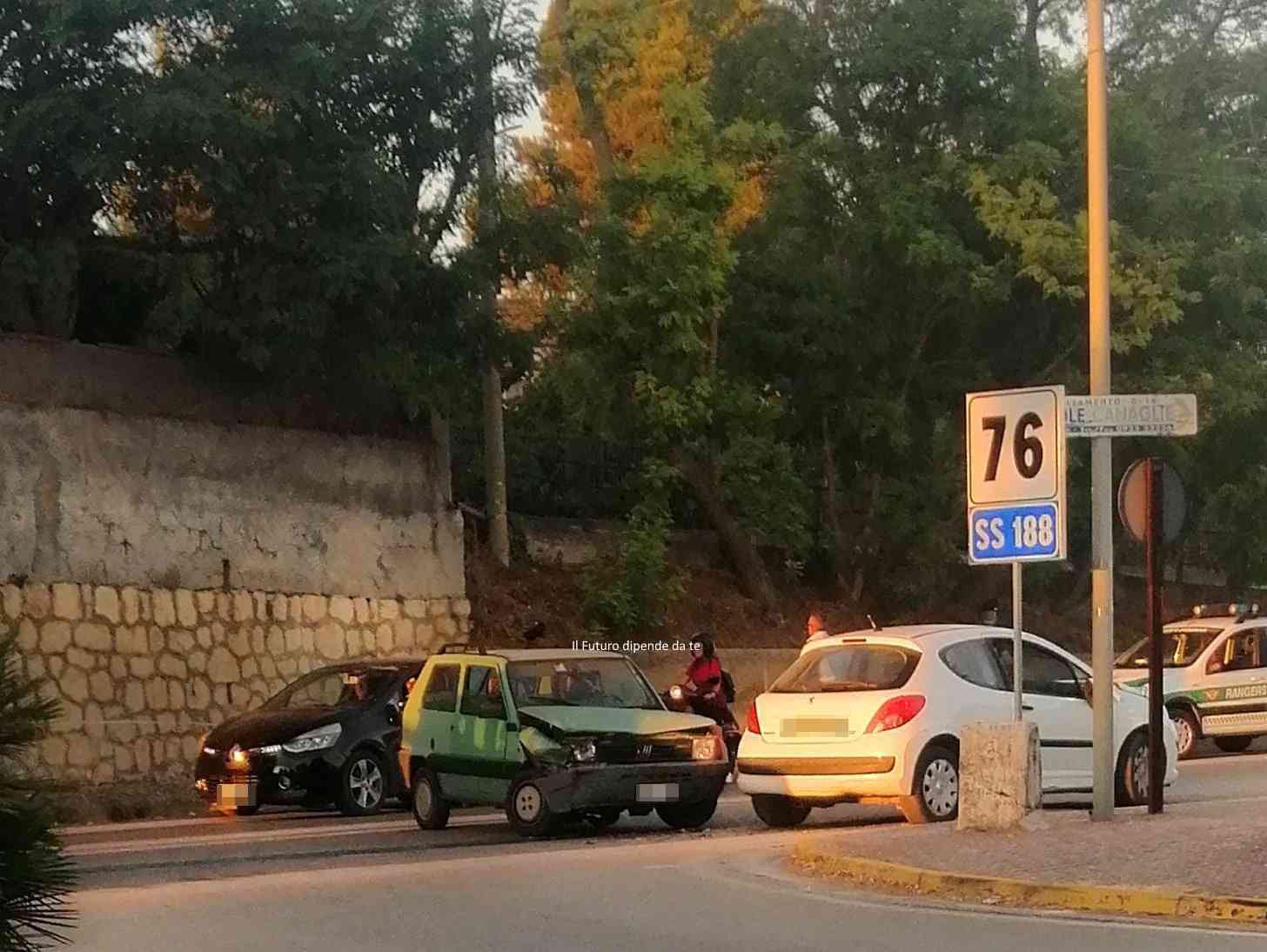 Immagine articolo: Santa Margherita, incidente frontale in via San Francesco. Intervenuta un’ambulanza del 118