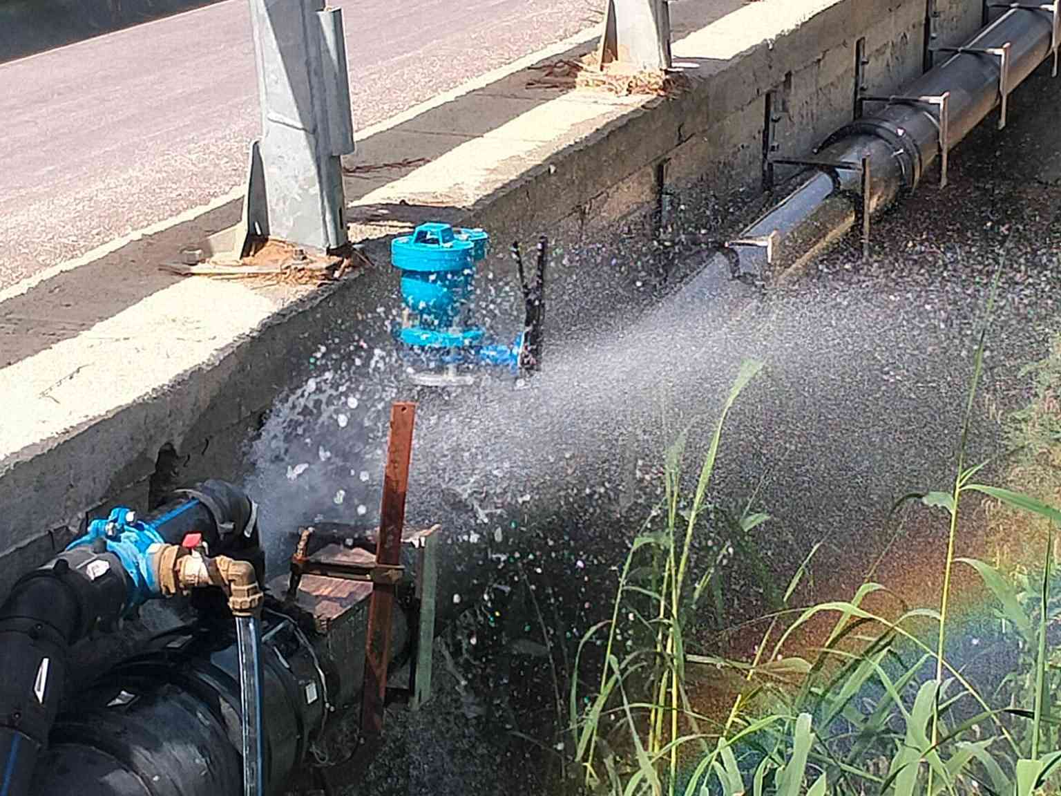 Immagine articolo: Menfi, continua la perdita d'acqua a Contrada Fiori. Segnalazione di numerosi lettori