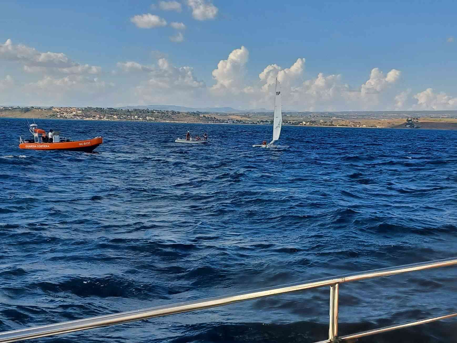 Immagine articolo: Porto Palo, due persone in difficoltà su imbarcazione soccorse da Guardia Costiera