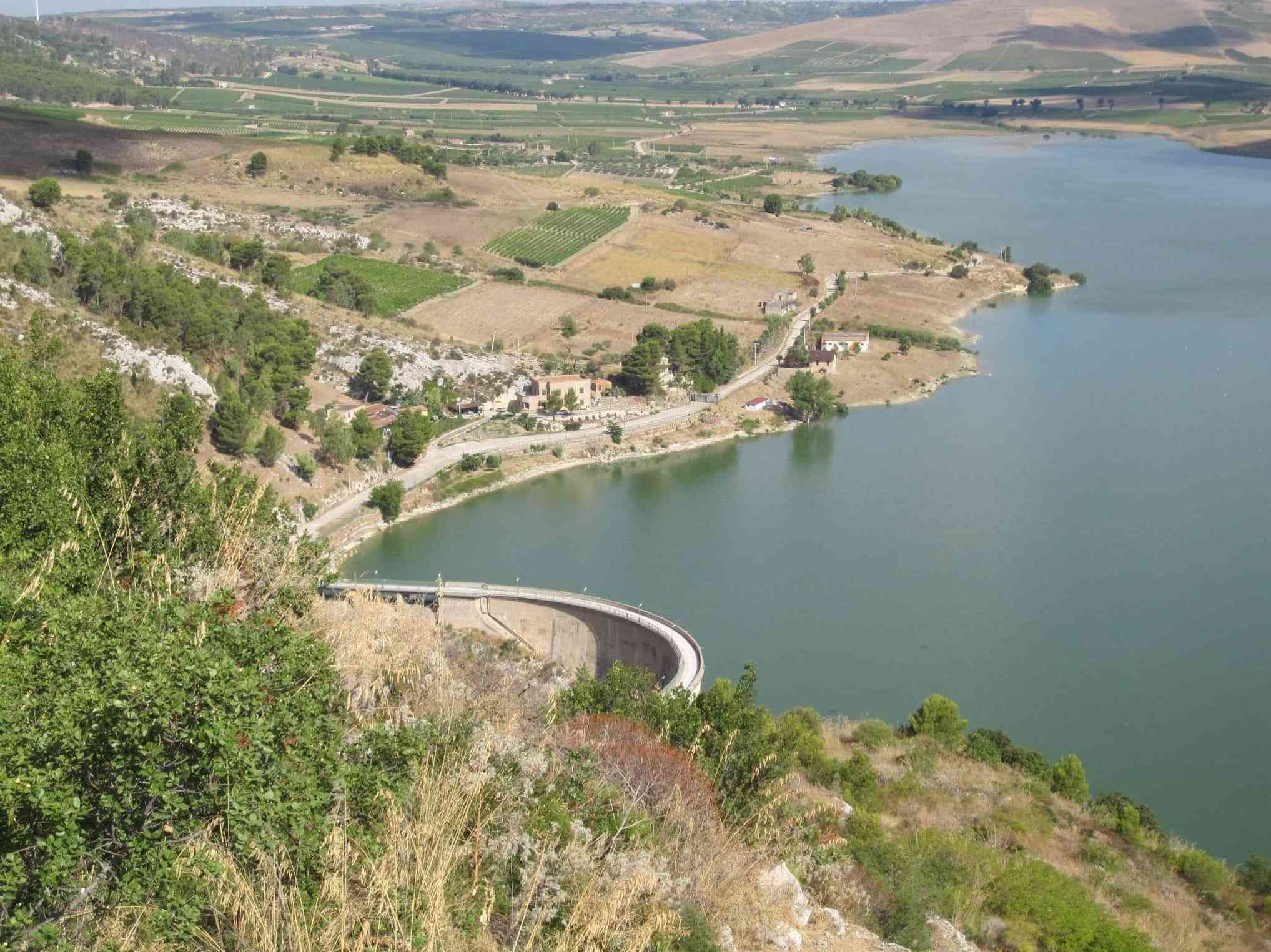 Immagine articolo: Il Dipartimento regionale Acqua e Rifiuti autorizza l'utilizzo delle acque del Lago Arancio