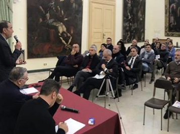 Immagine articolo: Rifiuti e problemi delle amministrazioni locali, cabina di regia con la curia. Incontro promosso dall’Ufficio di Pastorale sociale e del lavoro della Diocesi