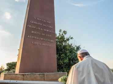 Immagine articolo: Pubblicato il libro “La Chiesa di fronte alla criminalità organizzata“ a cura del Prof. De Oto e del giovane menfitano Salvo Ognibene