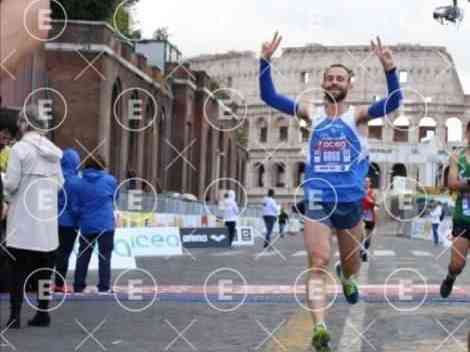 Immagine articolo: Menfi, Saverio Alagna si piazza al 140° posto su oltre 10.000 runner alla Maratona Internazionale di Roma