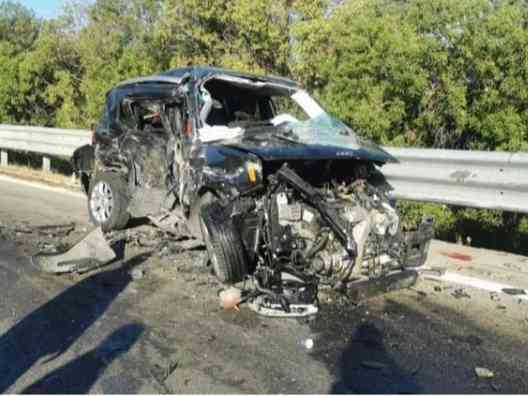Immagine articolo: Palermo-Sciacca, ruba auto e si scontra con furgone. Due feriti, ladro ricercato dai Carabinieri