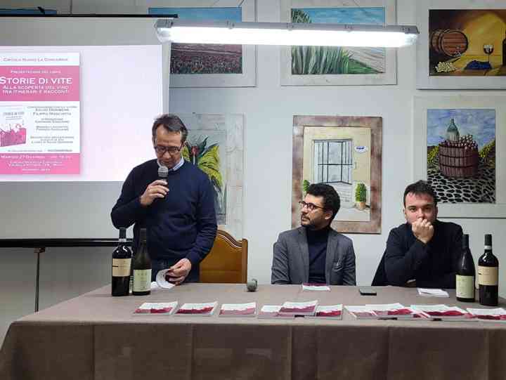 Immagine articolo: Menfi, un racconto di vino, territori, persone ed economia. Successo martedì per presentazione libro “Storie di vite. Alla scoperta del vino tra itinerari e racconti”