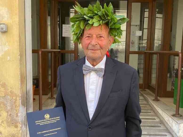 Immagine articolo: Palermo, si laurea ad 89 anni in “Compliance, Sviluppo aziendale e prevenzione del crimine”