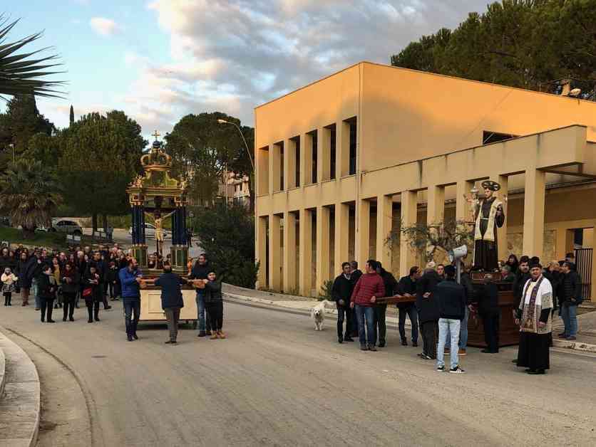 Immagine articolo: Valle del Belice, in diversi comuni si ricorre all’aiuto dei “Santi” per invocare l’arrivo della pioggia. Processione a Poggioreale