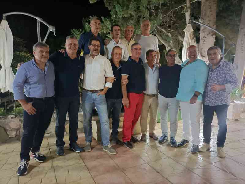 Immagine articolo: Poggioreale, ex compagni di scuola si ritrovano dopo 40 anni