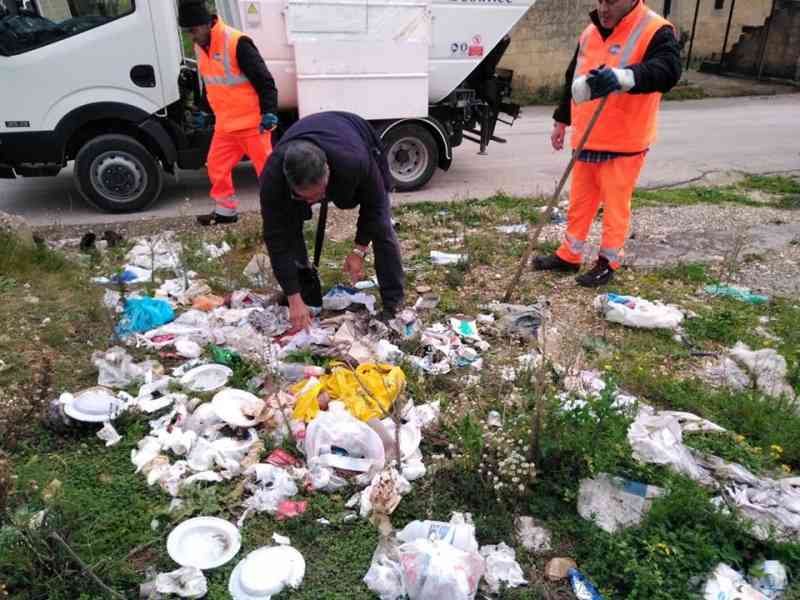 Immagine articolo: Menfi. Bonificata una discarica abusiva in zona S. Vincenzo a confine con Sambuca. Vice sindaco Viviani “avanti con la sensibilizzazione“