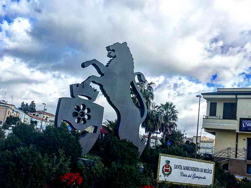 Immagine articolo: Santa Margherita, presentati tre progetti per i cantieri di servizio. Una pista pedonale e la pavimentazione di un marciapiede tra i progetti