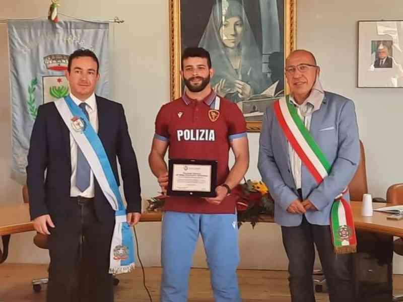 Immagine articolo: Salaparuta, encomio solenne ad atleta locale campione europeo.