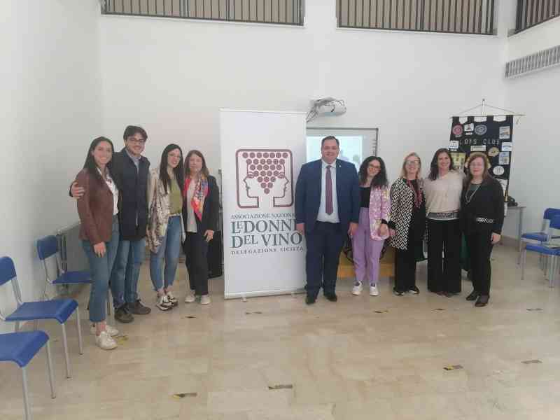 Immagine articolo: Le Donne del Vino Sicilia al Liceo Scientifico “Archimede” di Menfi