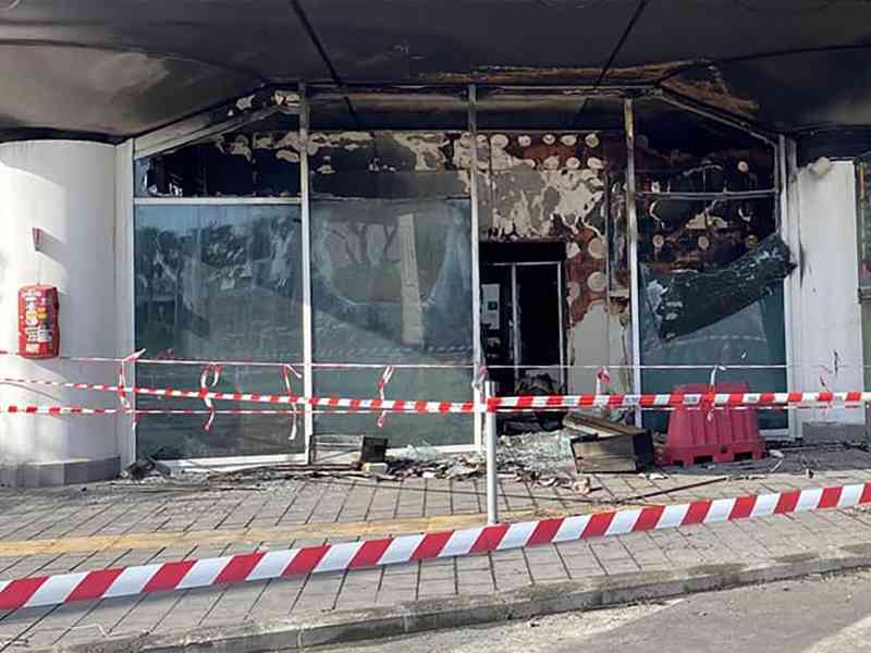 Immagine articolo: Incendio all'aeroporto di Catania. Fino al 19 voli dirottati a Palermo e Trapani