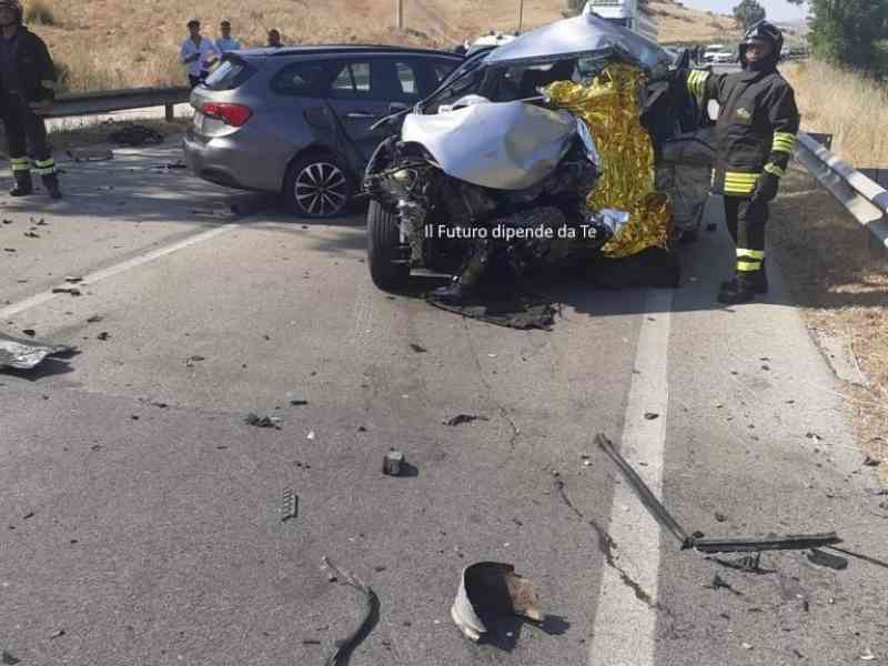 Immagine articolo: Incidente mortale sulla fondovalle Sciacca – Palermo. A perdere la vita un autista di 55 anni di Bagheria.