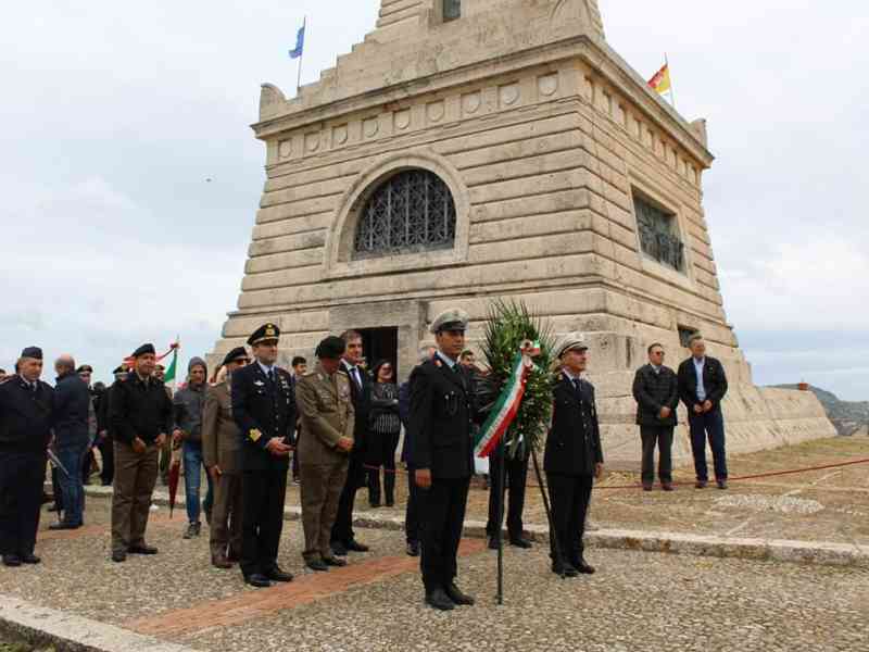 Immagine articolo: Calatafimi, ieri cerimonia inaugurale presso il Sacrario di Pianto Romano. Presenti numerose Autorità