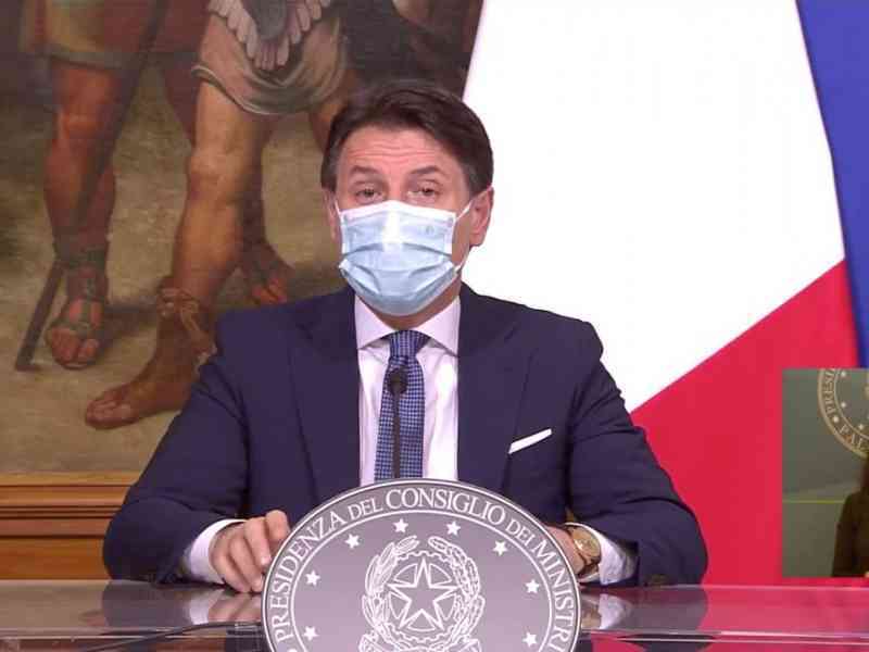 Immagine articolo: Italia zona rossa dal 24 al 6 gennaio (arancione dal 28 al 30 e il 4 gennaio)