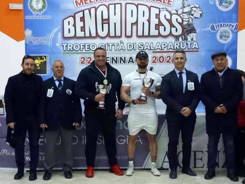 Immagine articolo: A Salaparuta il “Meeting di Alzata di potenza su Panca-Trofeo Valle del Belice”.
