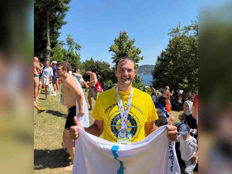 Immagine articolo: Il menfitano Domenico Mistretta compie la traversata a nuoto del Bosforo