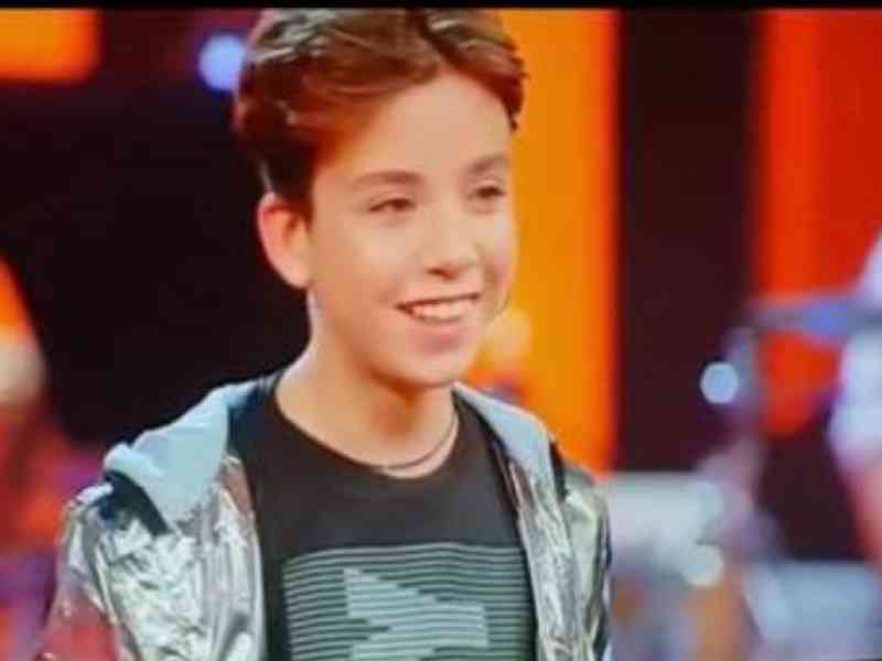 Immagine articolo: Il giovane cantante menfitano Luigi Cascio stupisce con la sua voce a Sanremo Young e passa il turno
