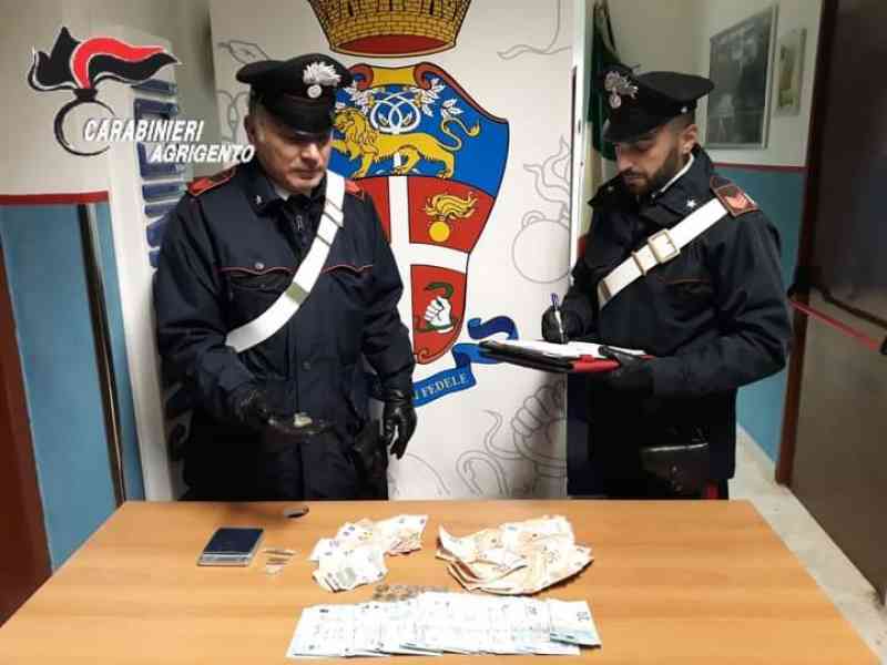 Immagine articolo: Ribera: i Carabinieri arrestano in flagranza di reato un 35 riberese per detenzione ai fini di spaccio.