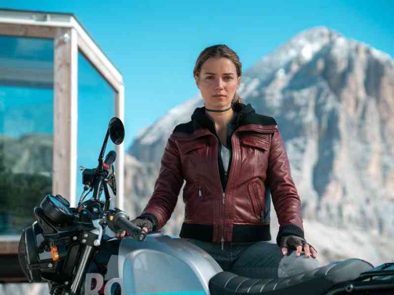 Immagine articolo: Giusy Buscemi impegnata nelle riprese della fiction “Ad un passo dal cielo 8“