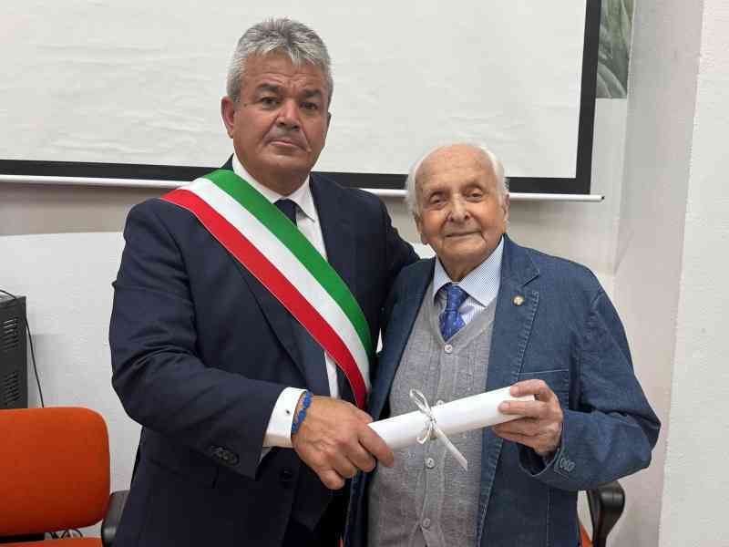 Immagine articolo: Poggioreale. Conferita la “cittadinanza onoraria al pittore siciliano Pippo Madè