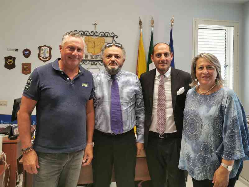 Immagine articolo: Santa Margherita di Belìce: il Direttore Generale dell'Università eCampus in  visita al Polo Mediterraneo
