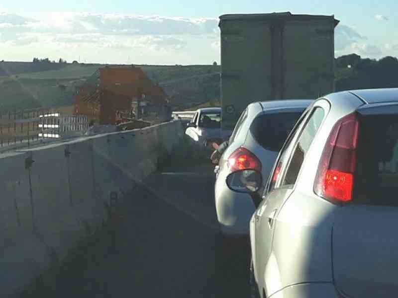 Immagine articolo: Tamponamento nei pressi del Viadotto. Sul posto personale dell’Anas