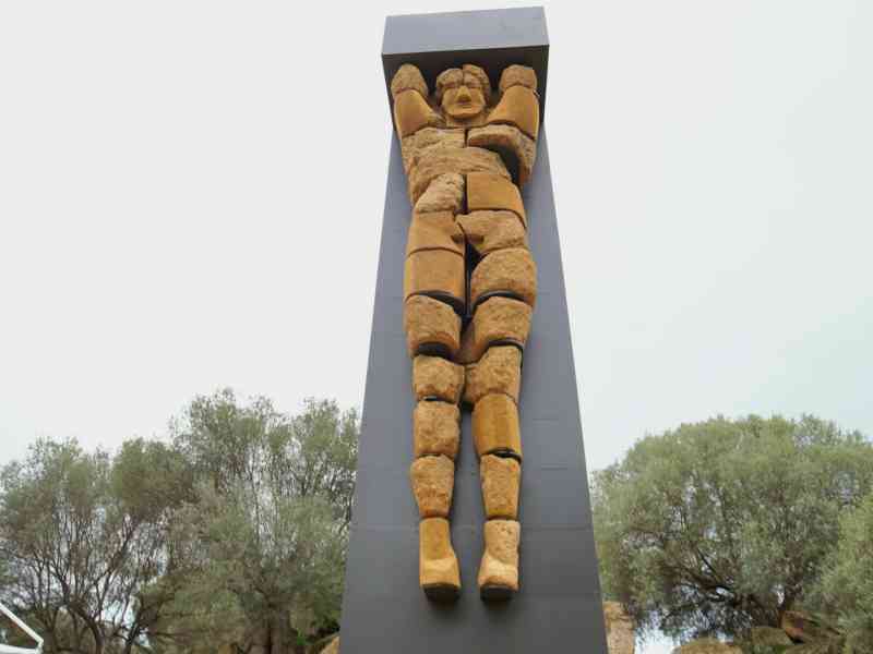 Immagine articolo: Agrigento, svelato il telamone del tempio di Zeus. Una statua di 8 metri, la scheda tecnica