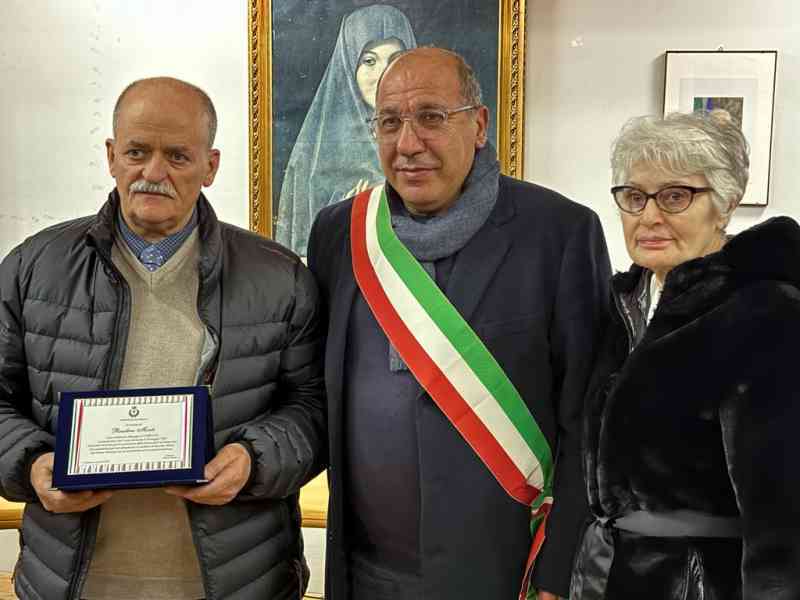 Immagine articolo: Salaparuta, targa in ricordo di un giovanissimo folgorato da scarica elettrica e morto 56 anni fa