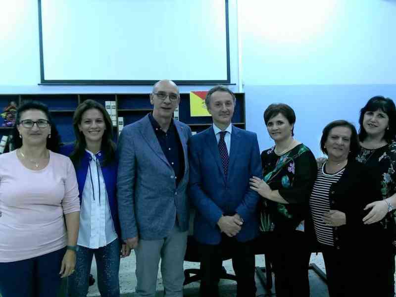 Immagine articolo: Santa Margherita Belice: L’istituto Tomasi di Lampedusa sperimenta il progetto innovativo “Modi”. Tutti a casa senza compiti