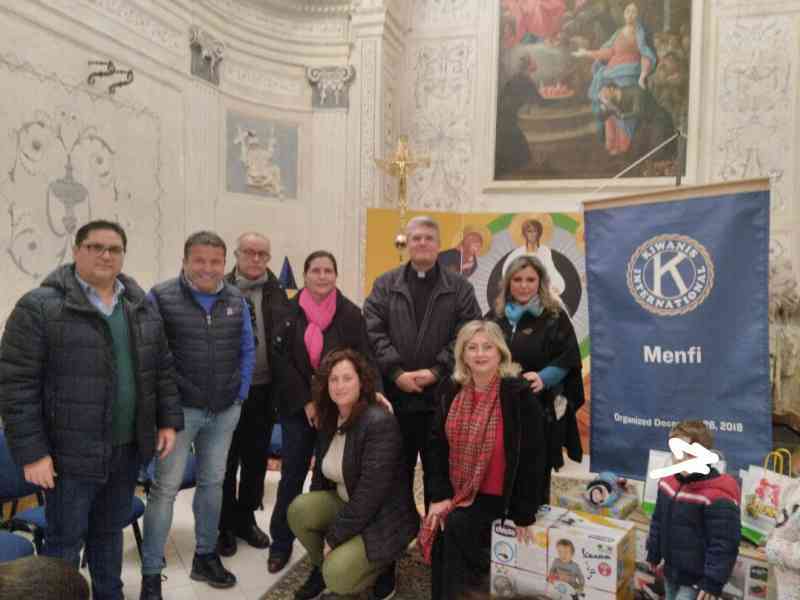 Immagine articolo: Kiwanis Club Menfi e Caritas cittadina insieme per un sorteggio di beneficenza