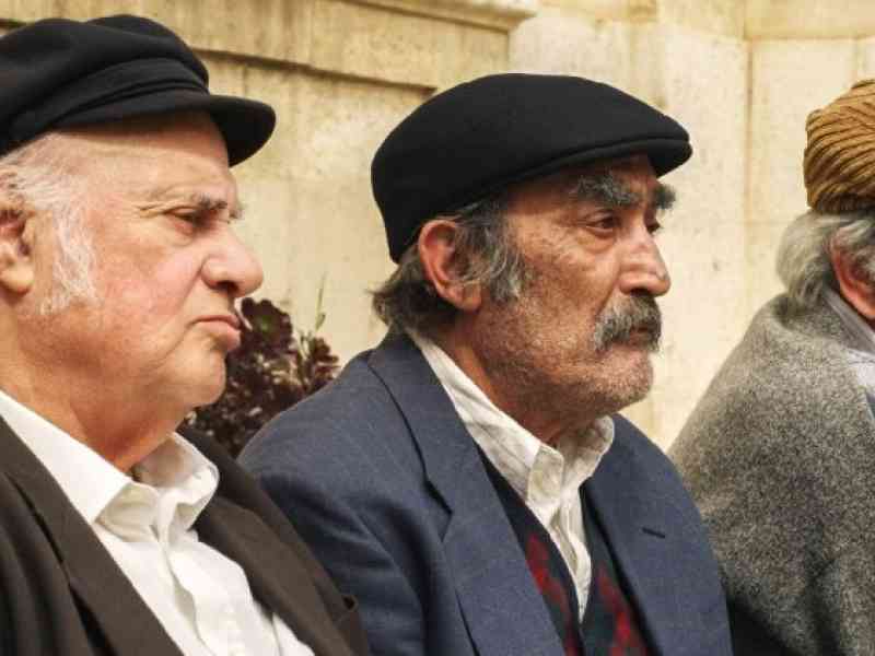 Immagine articolo: “Assa binirica“ e il ricordo dei saluti di un tempo