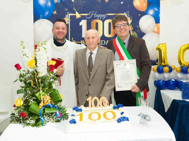 Immagine articolo: Dalla guerra alla Svizzera, il menfitano Salvatore Calandra festeggia i suoi 100 anni. La sua storia