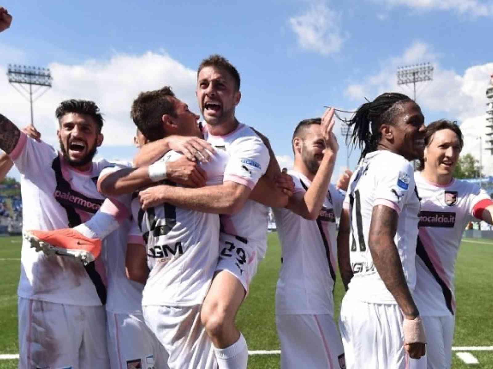 Il Palermo Calcio torna in Seria A con 5 giornate d'anticipo
