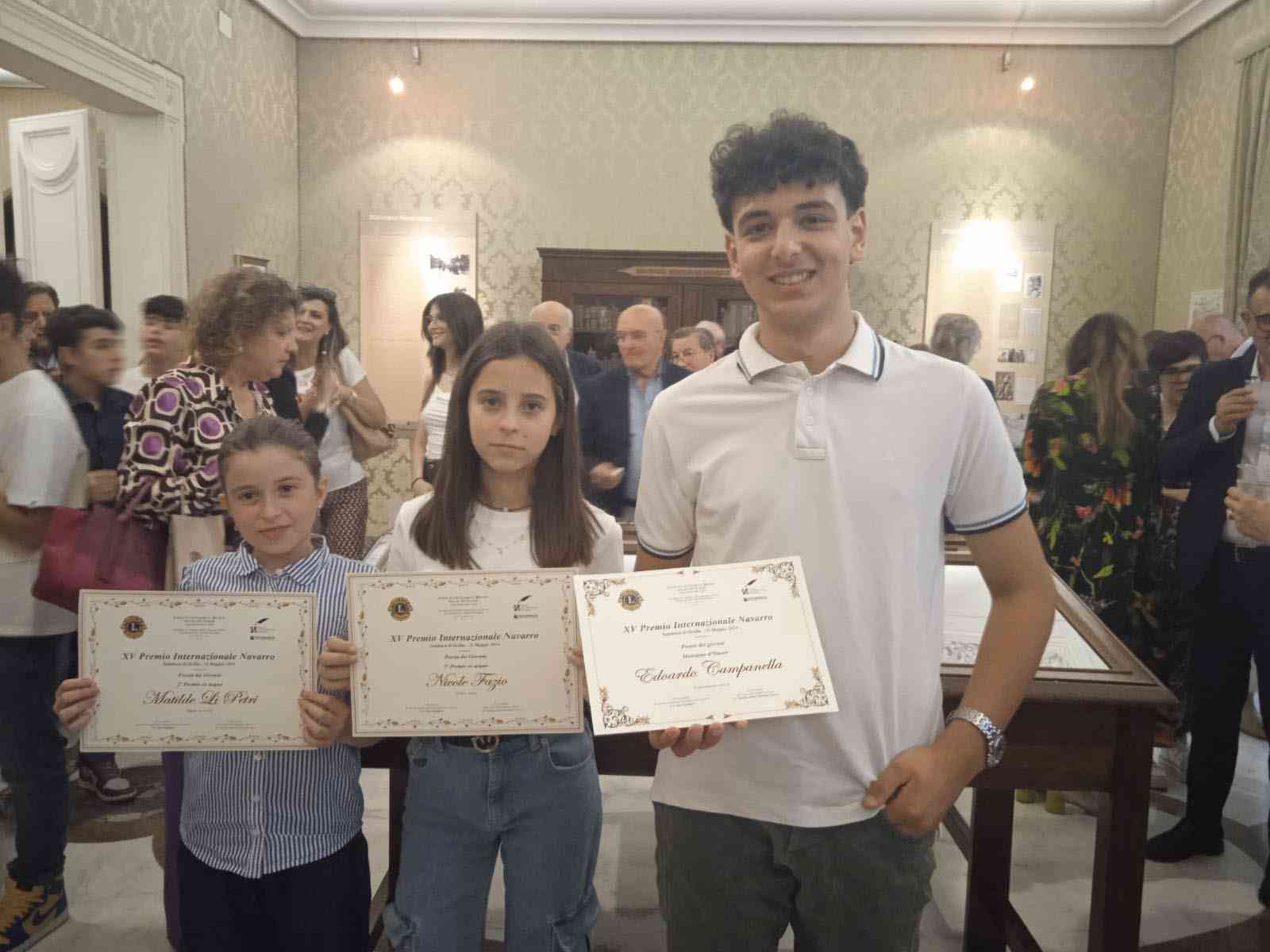 Immagine articolo: XV Premio Internazionale “Navarro“. I menfitani Campanella, Li Petri e Fazio premiati nella categoria Poesia dei giovani