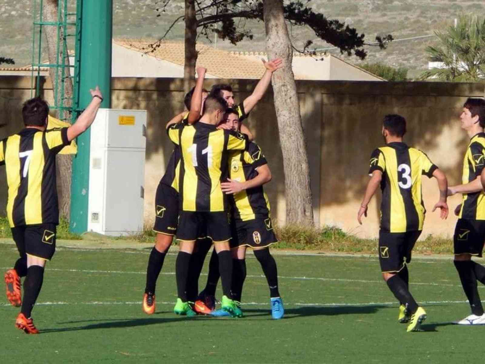 Immagine articolo: Calcio. Il sogno promozione del Real Menfi svanisce ai supplementari