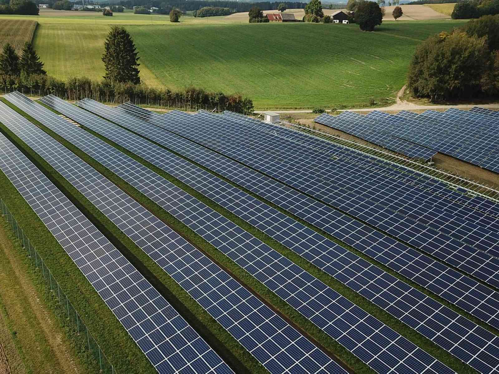 Immagine articolo: Fotovoltaico da balcone: soluzione green per risparmiare sulla bolletta della luce