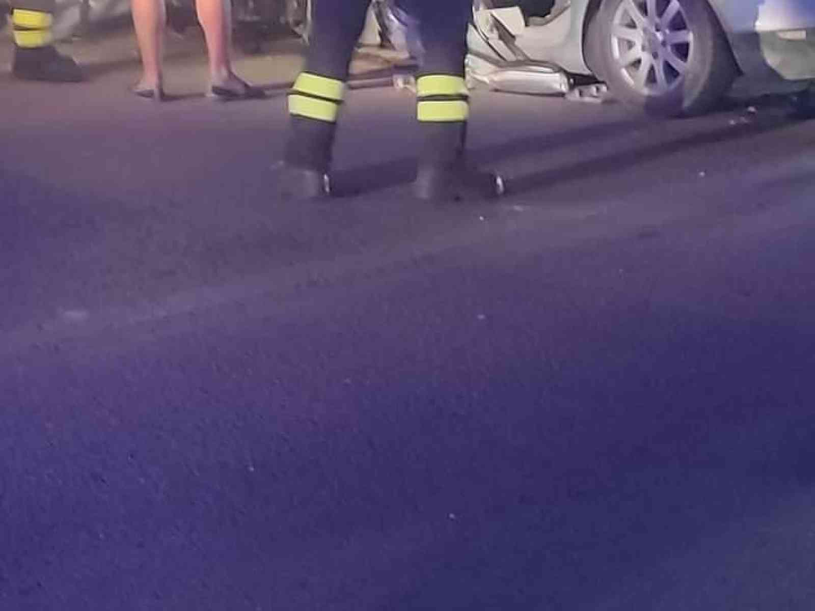 Immagine articolo: Terribile scontro frontale sulla Palermo-Sciacca. Donna trasportata in Ospedale