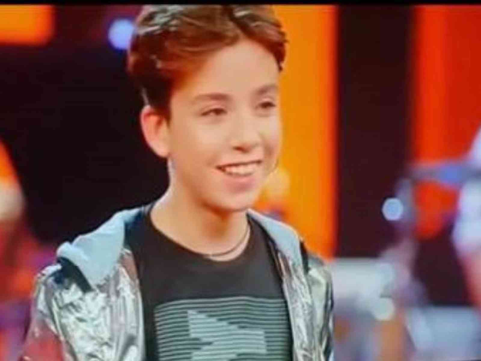 Immagine articolo: Il giovane cantante menfitano Luigi Cascio stupisce con la sua voce a Sanremo Young e passa il turno