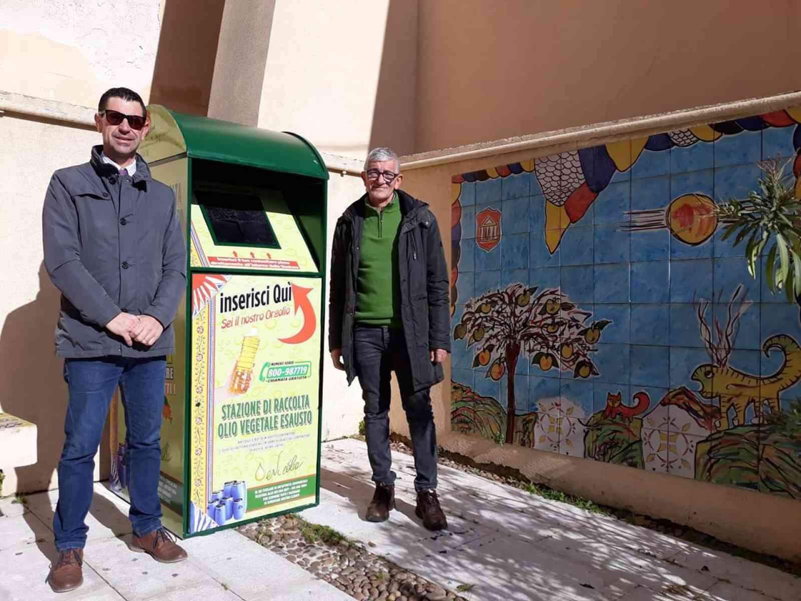 Immagine articolo: Calatafimi, collocati due contenitori per la raccolta dell'olio domestico usato