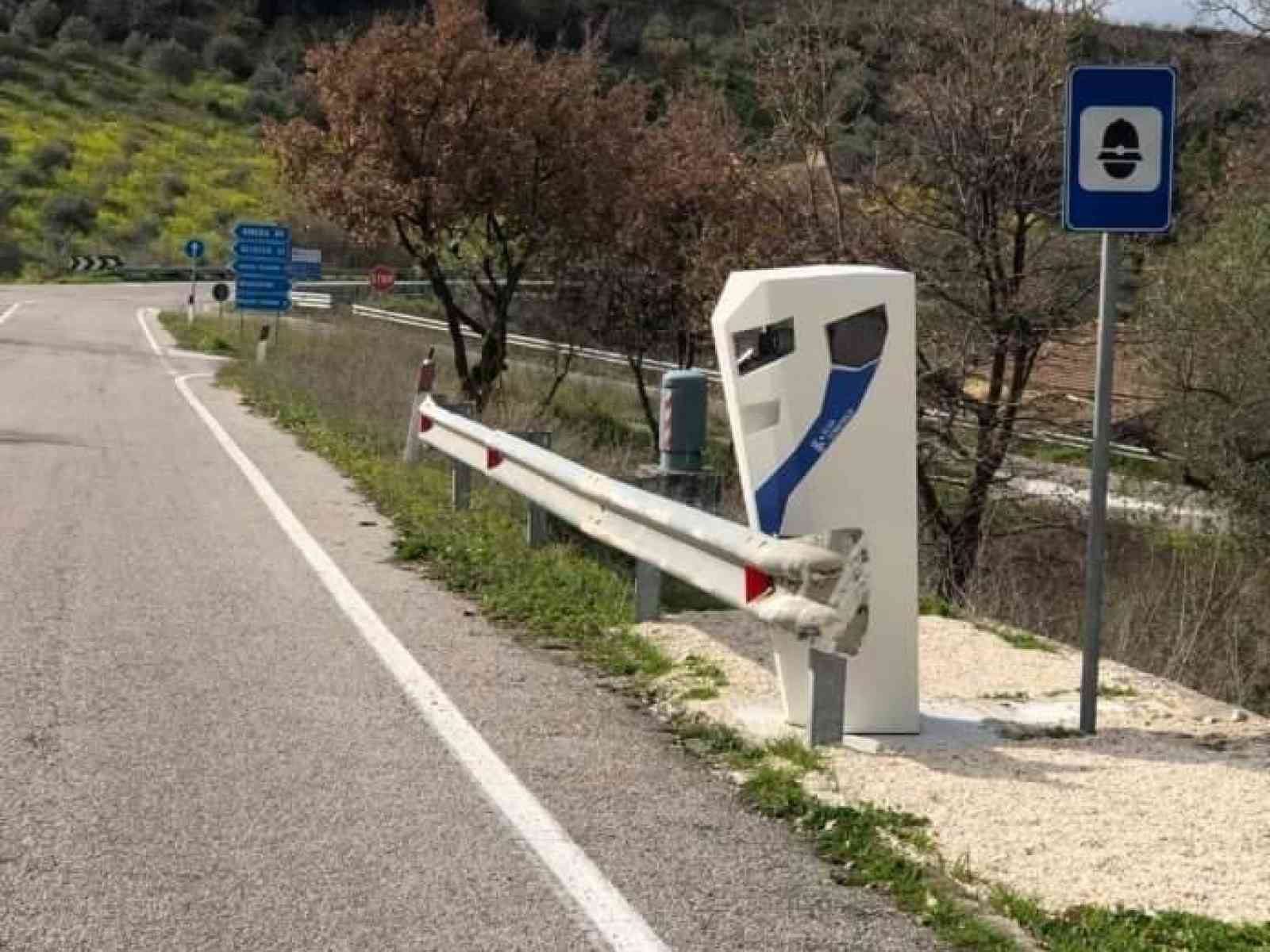 Immagine articolo: Un nuovo dispositivo autovelox a Bisacquino. Ecco a quale altezza sarà operante