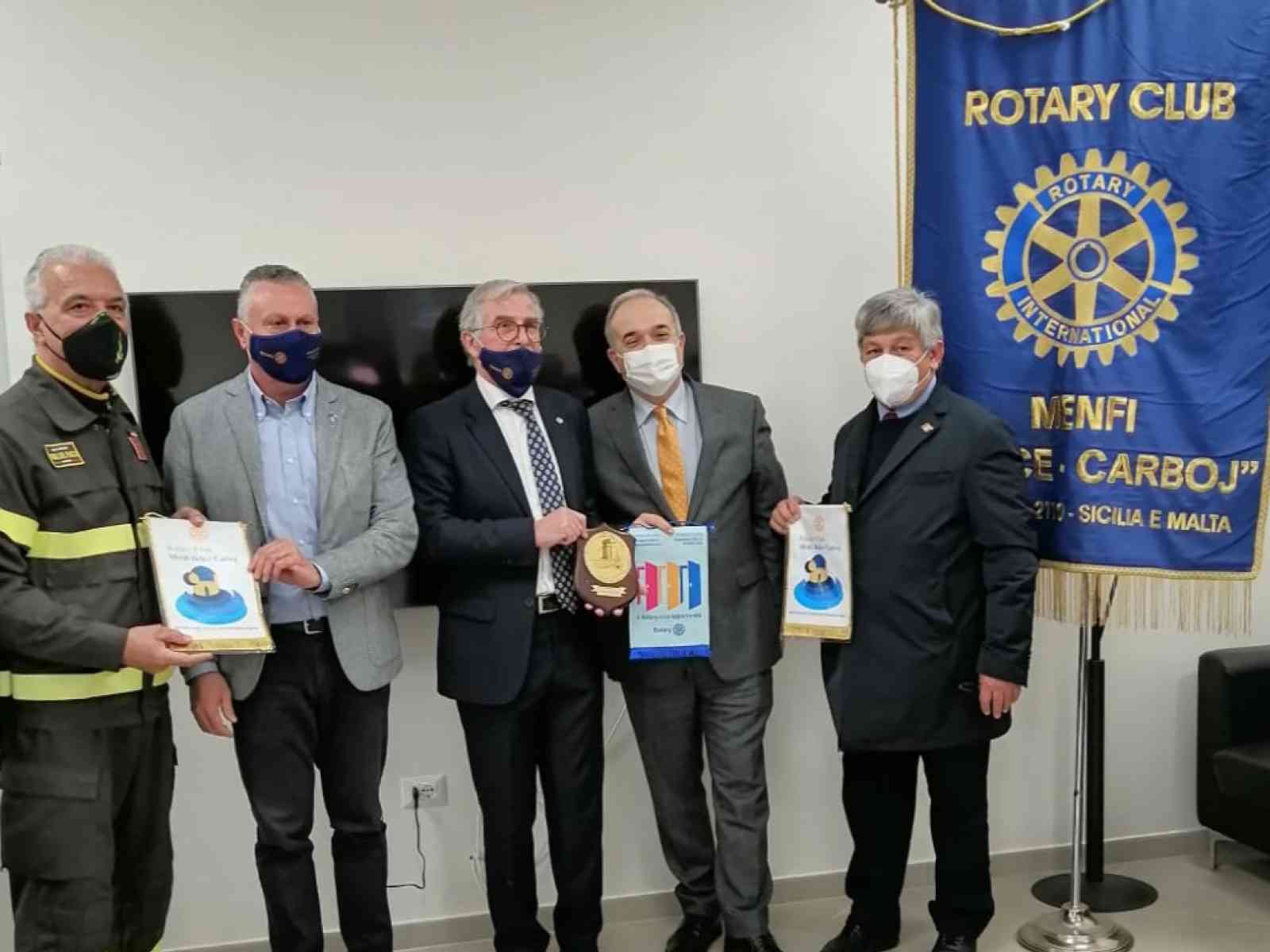 Immagine articolo: Santa Margherita di Belìce: donazione del Rotary ai vigili del fuoco