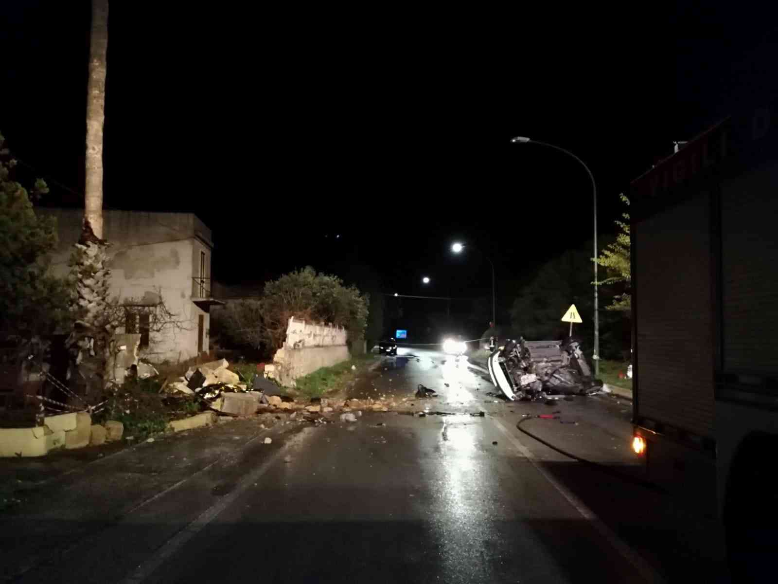 Immagine articolo: (FOTO) Tragico schianto lungo la SS 115 per Selinunte. Perde la vita un 23enne di Contessa Entellina