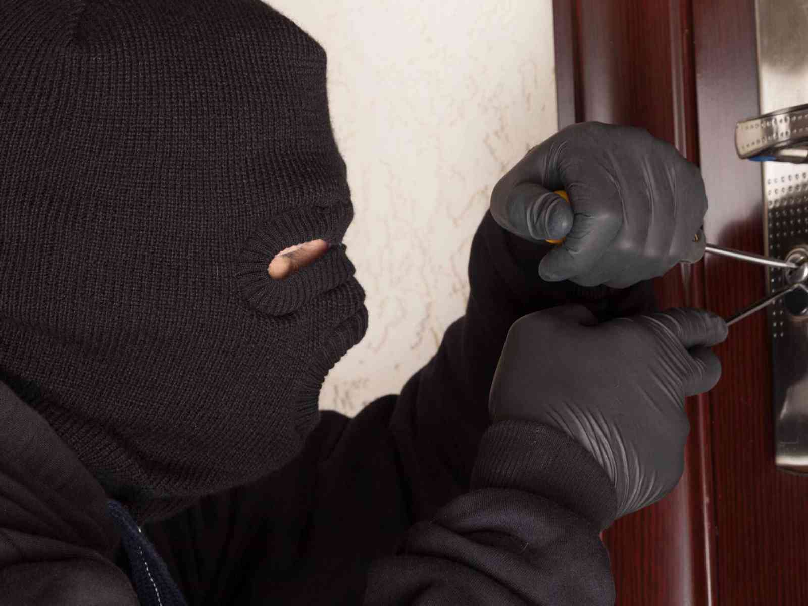 Immagine articolo: Montevago. Rubate le batterie dei mezzi per la raccolta dei rifiuti